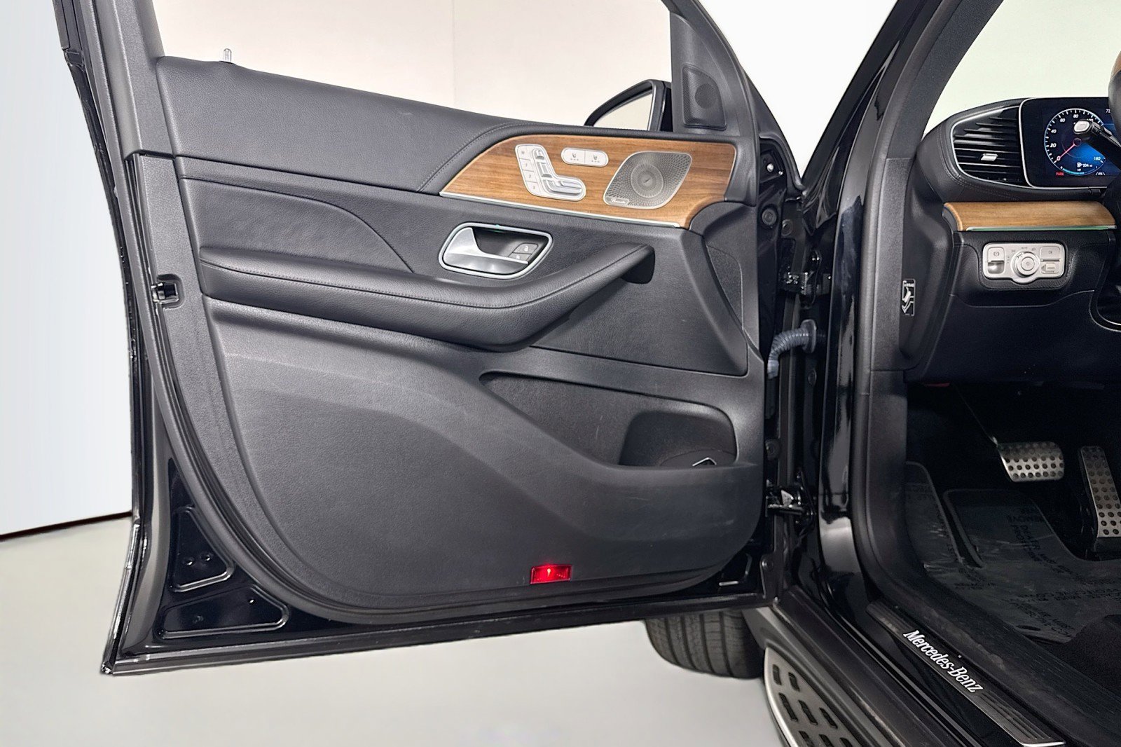 Certified 2022 Mercedes-Benz GLS 450 4MATIC image 22