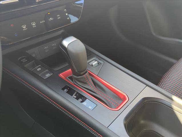 New 2026 Nissan Kicks SR image 12