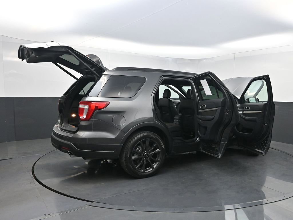 Used 2018 Ford Explorer XLT w/ Equipment Group 202A image 37