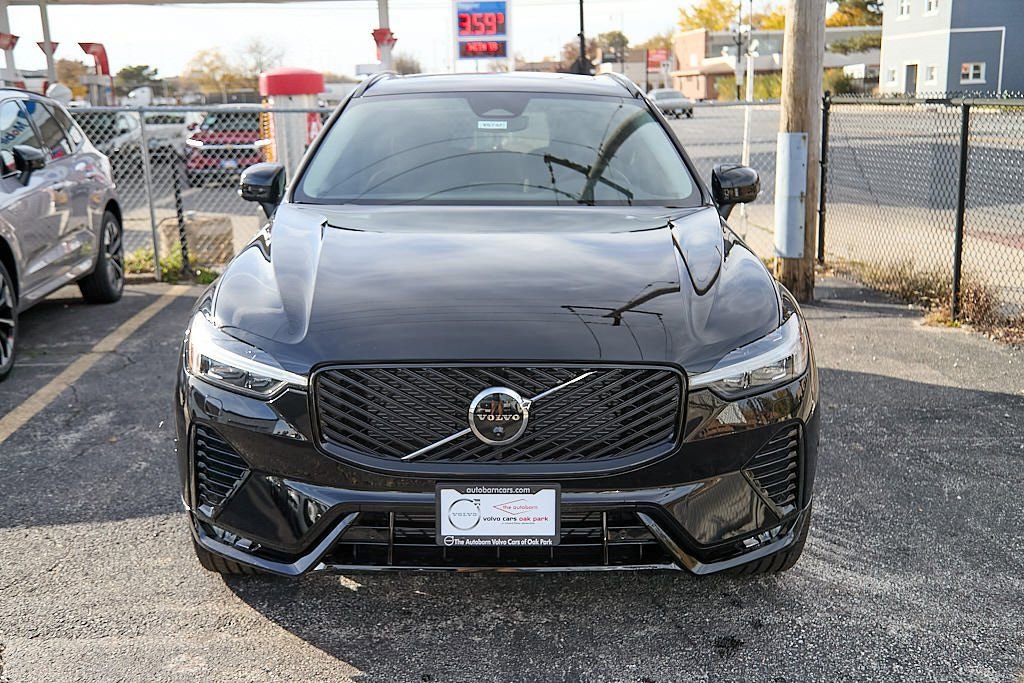 New 2026 Volvo XC60 B5 Plus w/ Protection Package Premier image 4