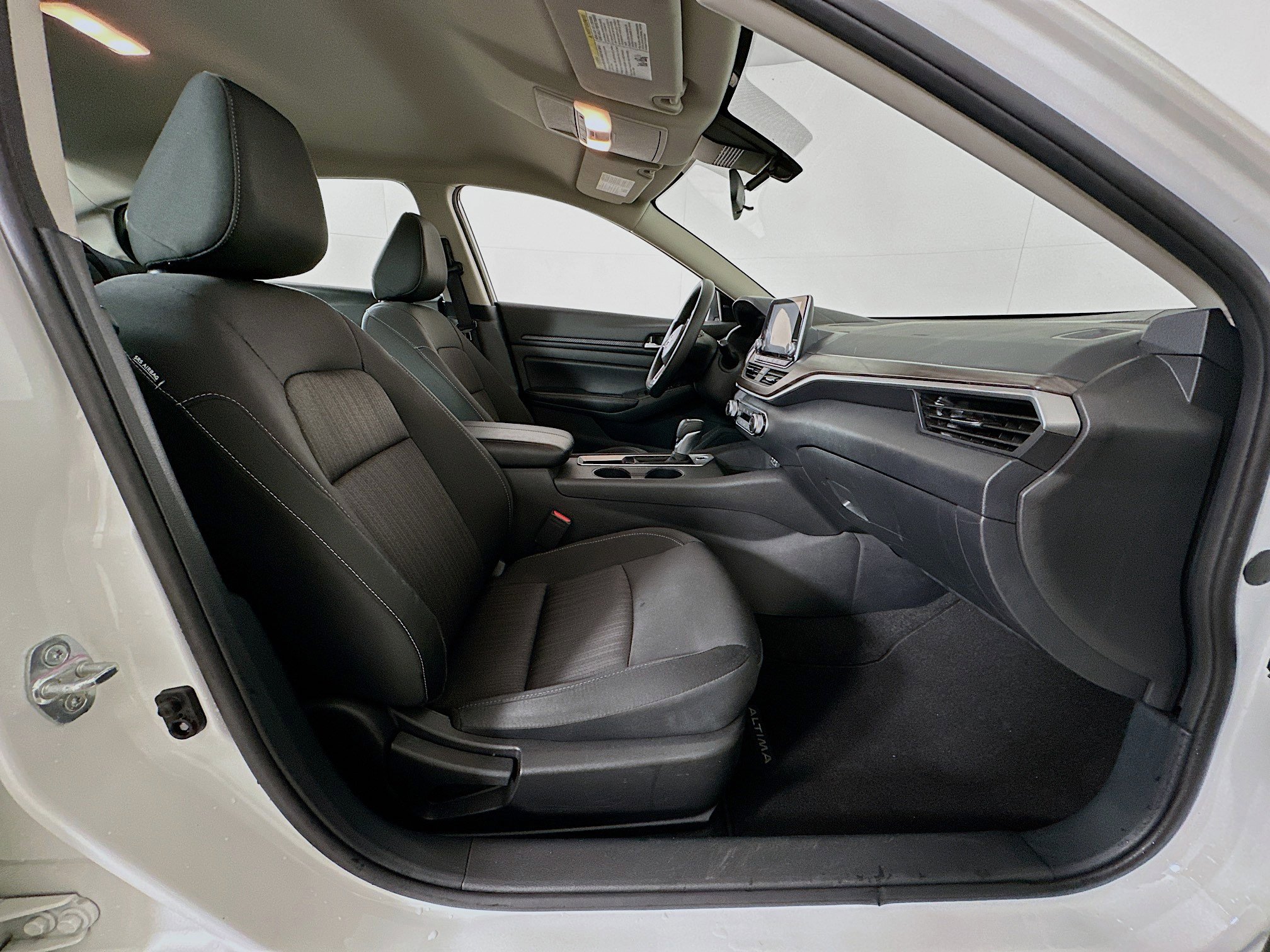 Used 2025 Nissan Altima 2.5 SV image 29