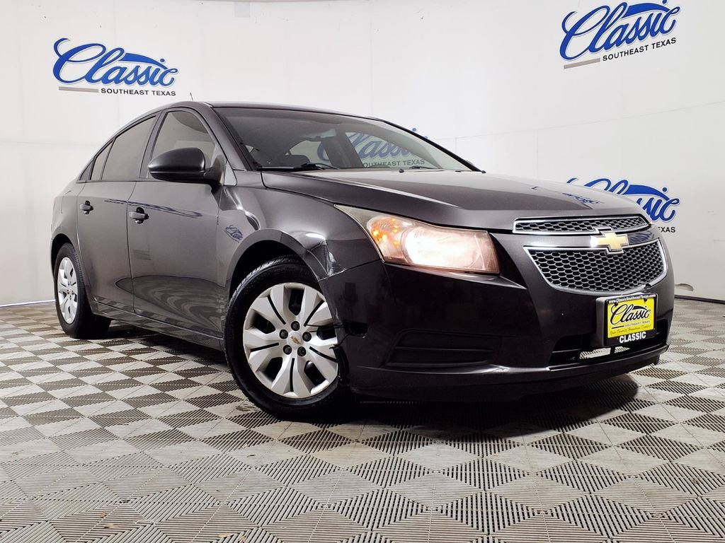 Used 2014 Chevrolet Cruze LS FWD image 1