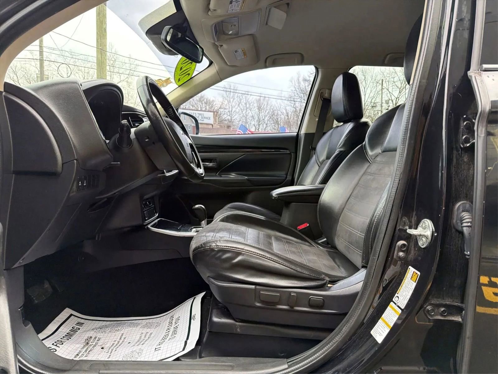 Used 2020 Mitsubishi Outlander SE image 18