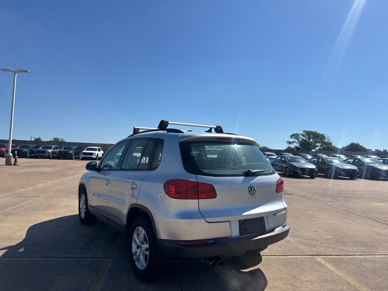 Used 2017 Volkswagen Tiguan S FWD image 15