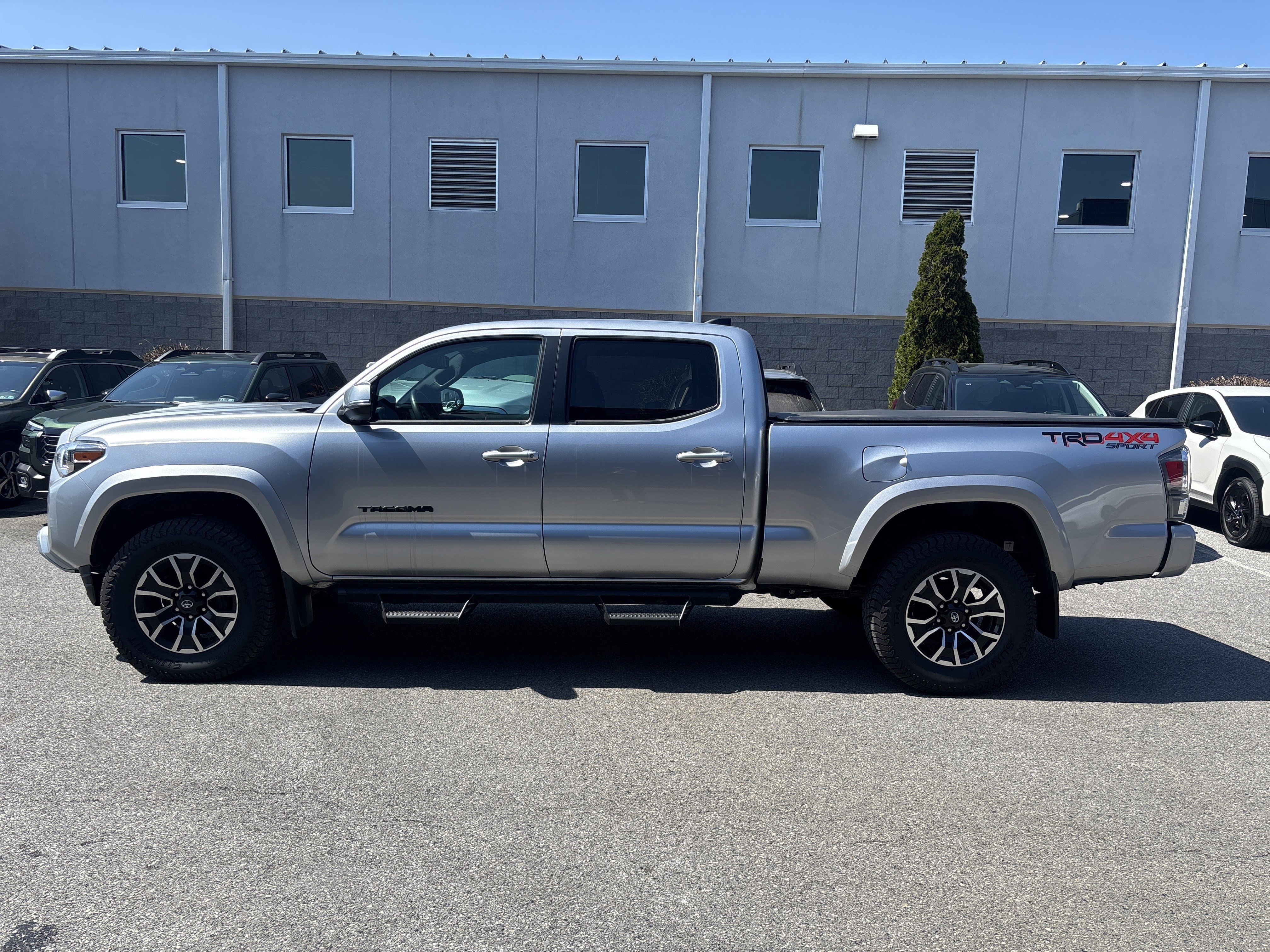 Used 2022 Toyota Tacoma TRD Sport AWD/4WD image 7