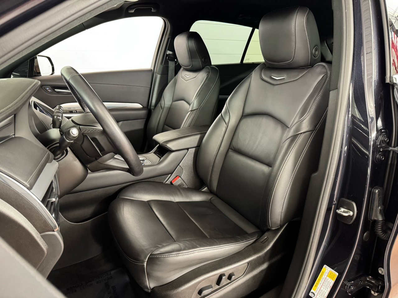 Used 2022 Cadillac XT4 Premium Luxury w/ Enhanced Visibility Package image 13