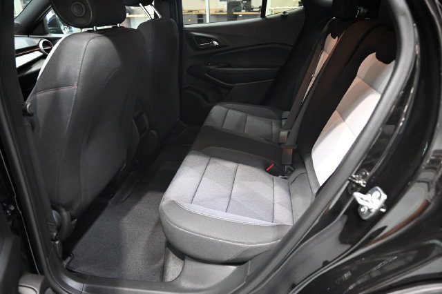 New 2026 Chevrolet Trax RS w/ Sunroof Package FWD image 11