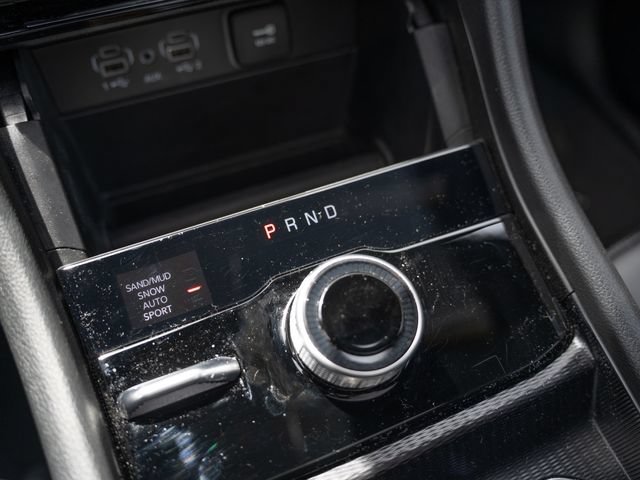 Used 2024 Jeep Grand Cherokee Limited w/ Black Appearance Package AWD/4WD image 27
