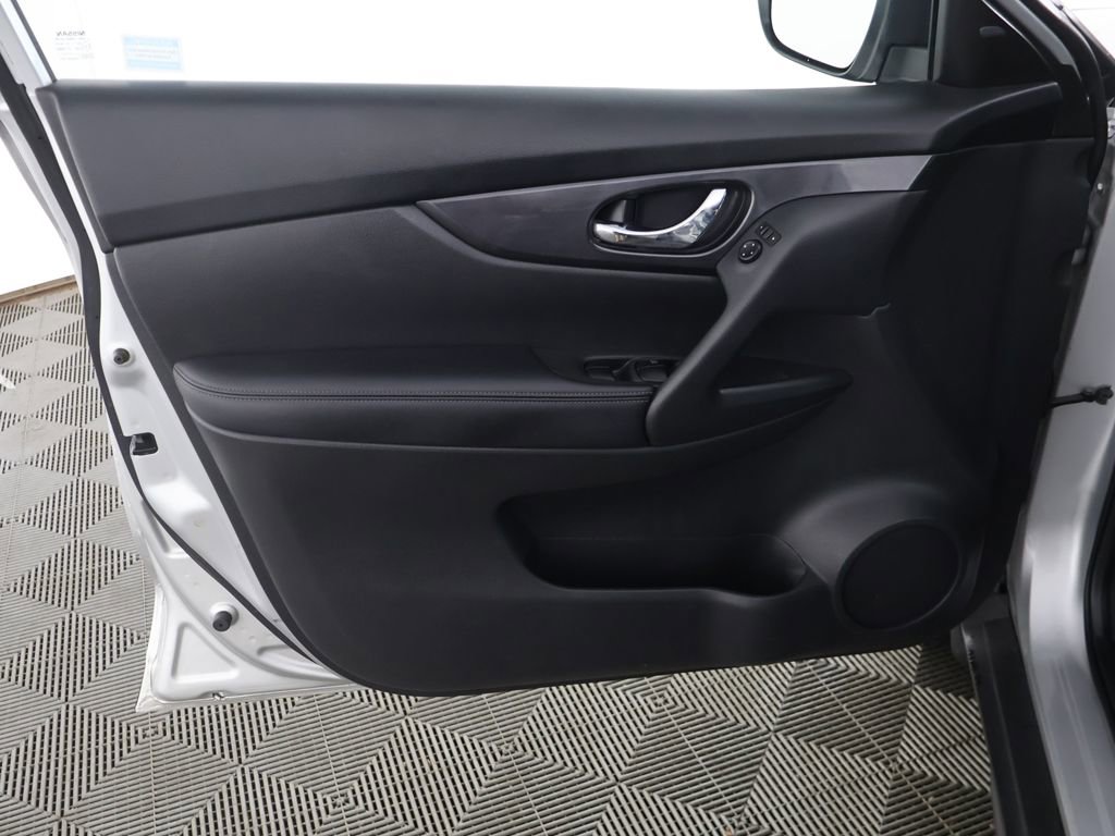 Used 2019 Nissan Rogue SV AWD/4WD image 21