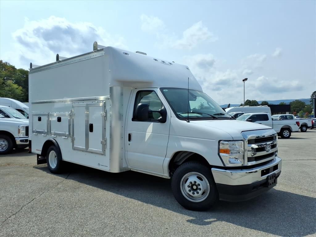 New 2026 Ford E-350 and Econoline 350 Super Duty w/ Driver's Safety Package RWD image 1
