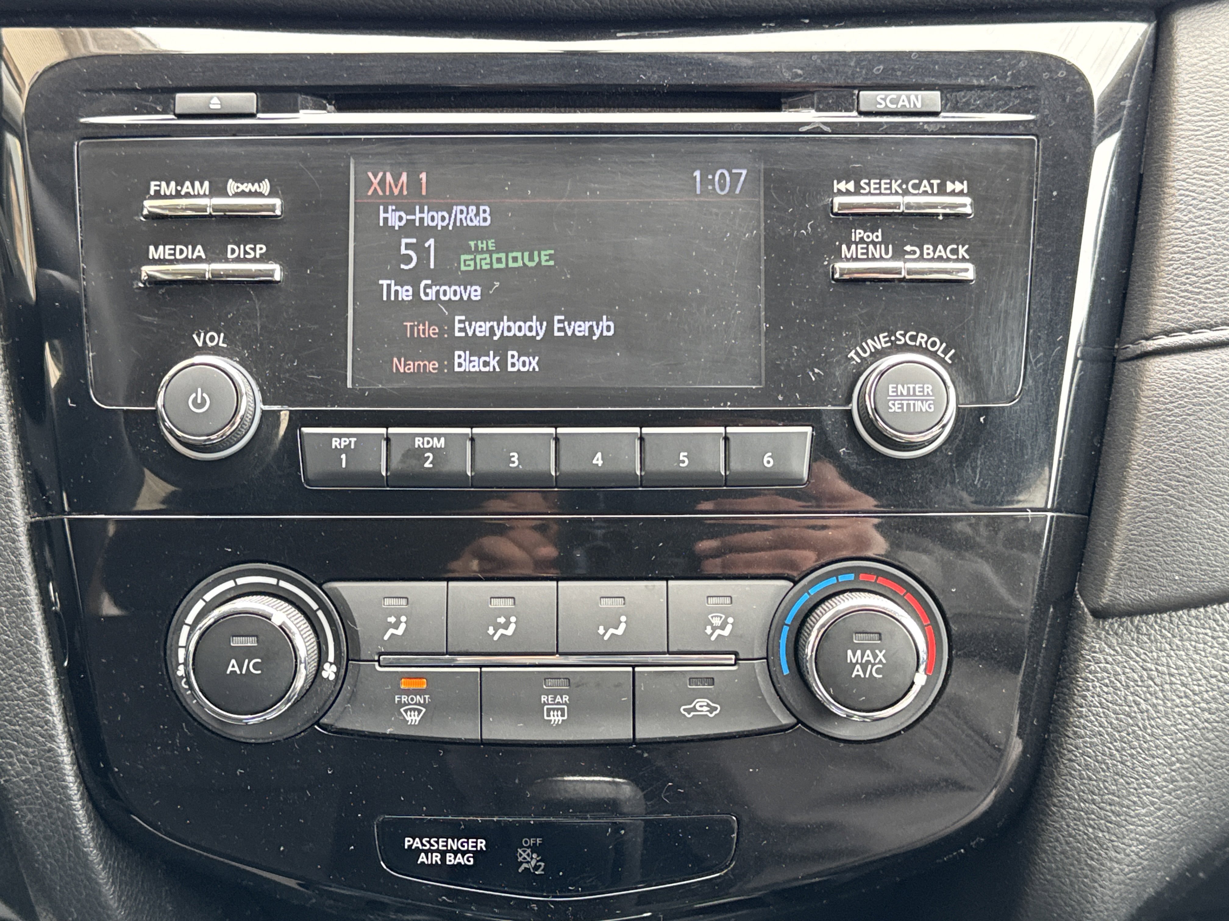 Used 2017 Nissan Rogue S w/ S Appearance Package image 15