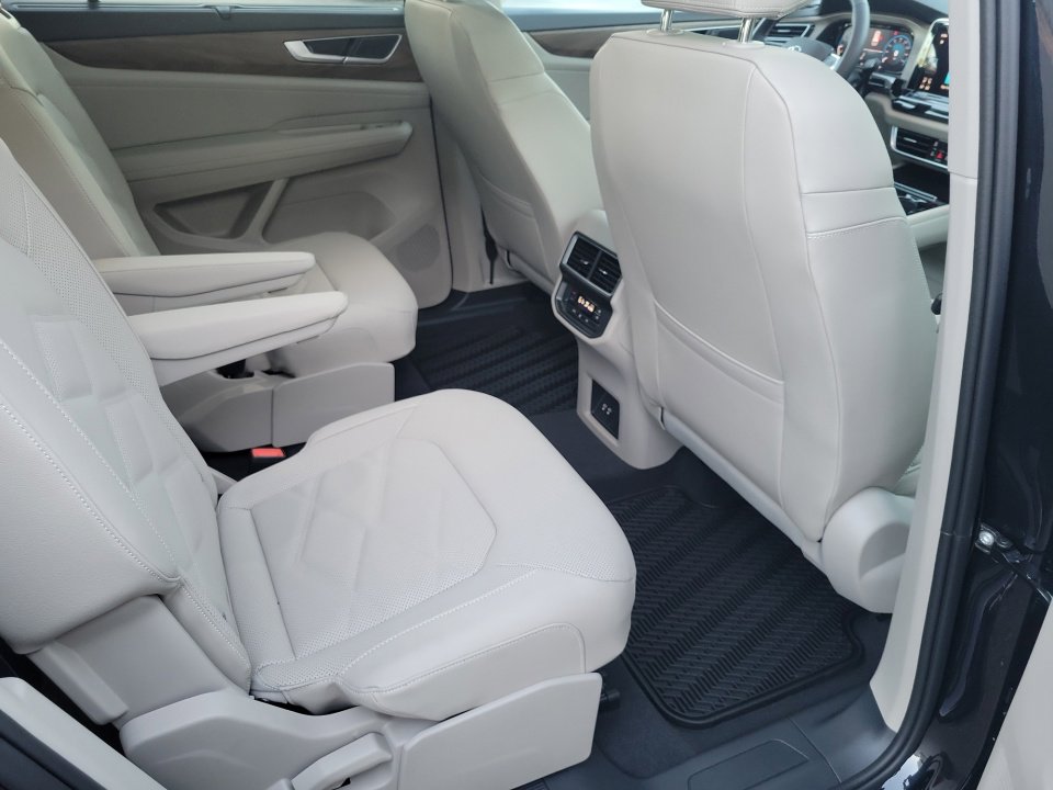 New 2026 Volkswagen Atlas SE image 29