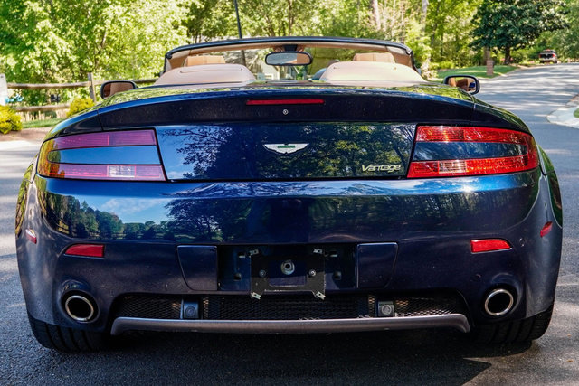 Used 2008 Aston Martin V8 Vantage Roadster RWD image 7