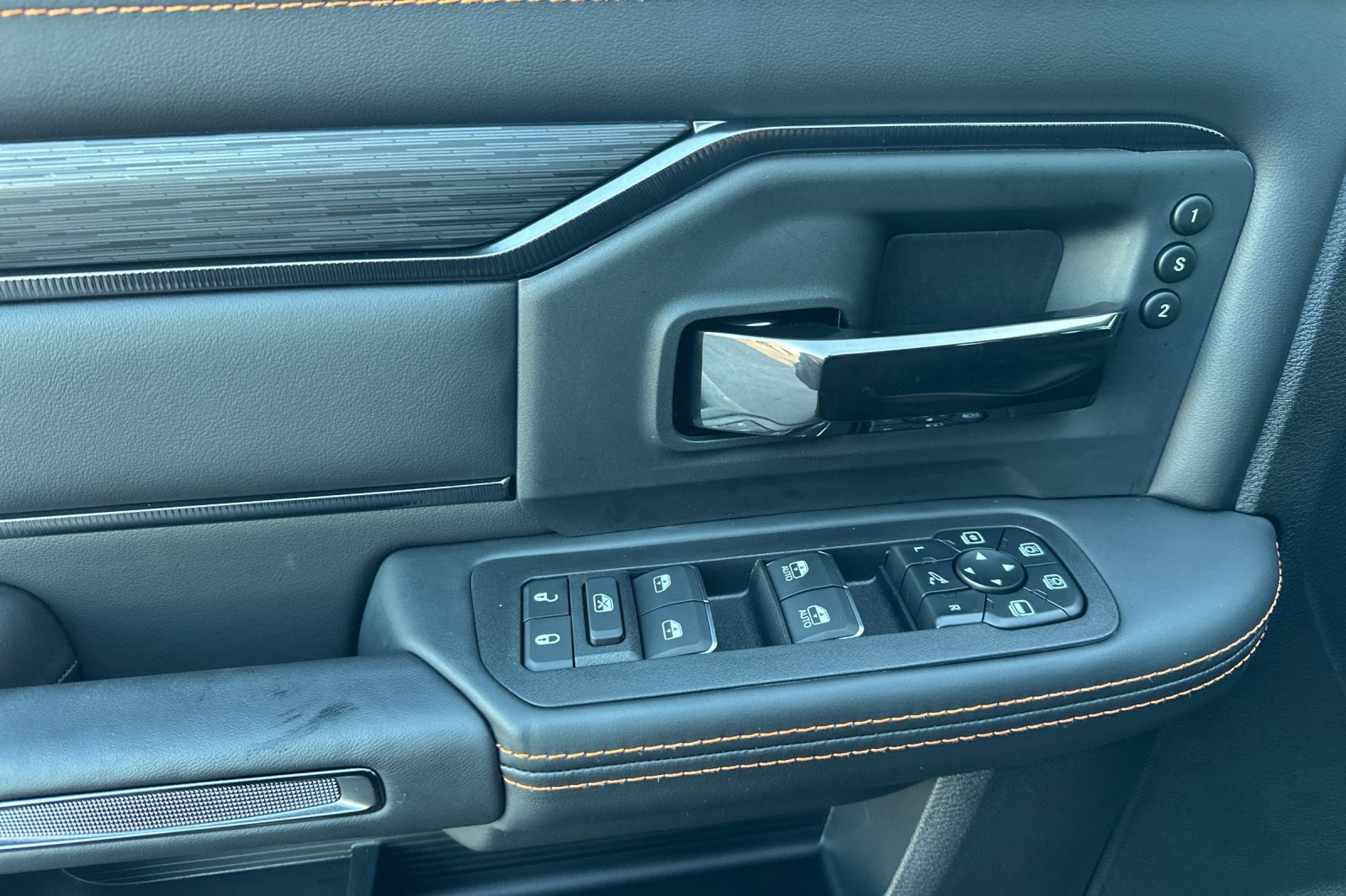 New 2027 RAM 2500 4x4 Crew Cab image 11