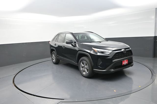Used 2025 Toyota RAV4 LE image 22
