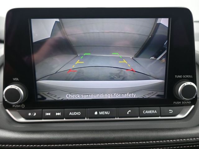 Used 2025 Nissan Rogue SV FWD image 3