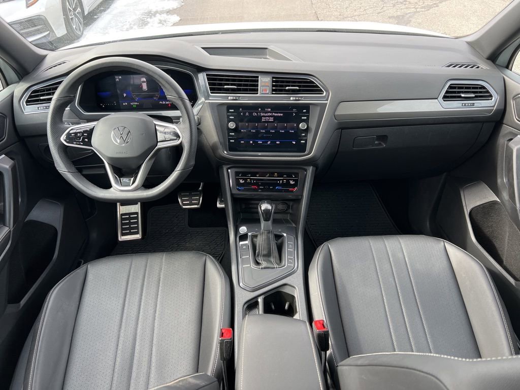 Used 2022 Volkswagen Tiguan SE R-Line image 25