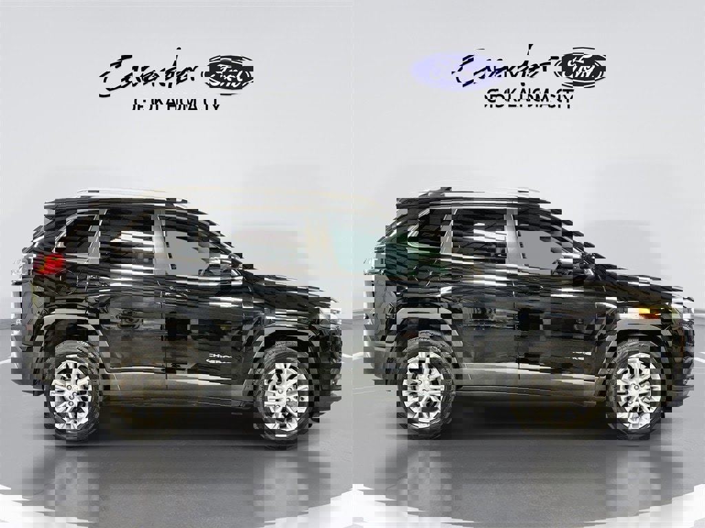 Used 2019 Jeep Cherokee Latitude w/ Popular Appearance Group image 9