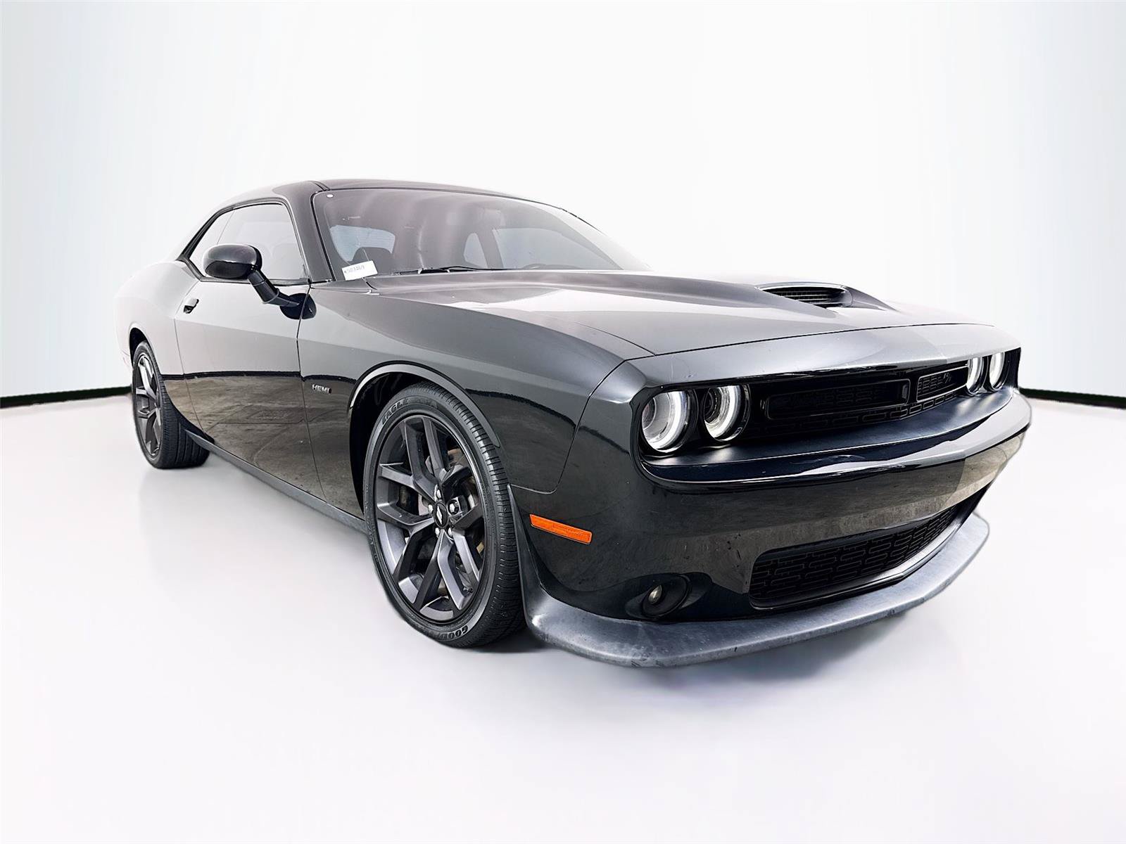 Used 2019 Dodge Challenger R/T w/ Blacktop Package RWD image 30