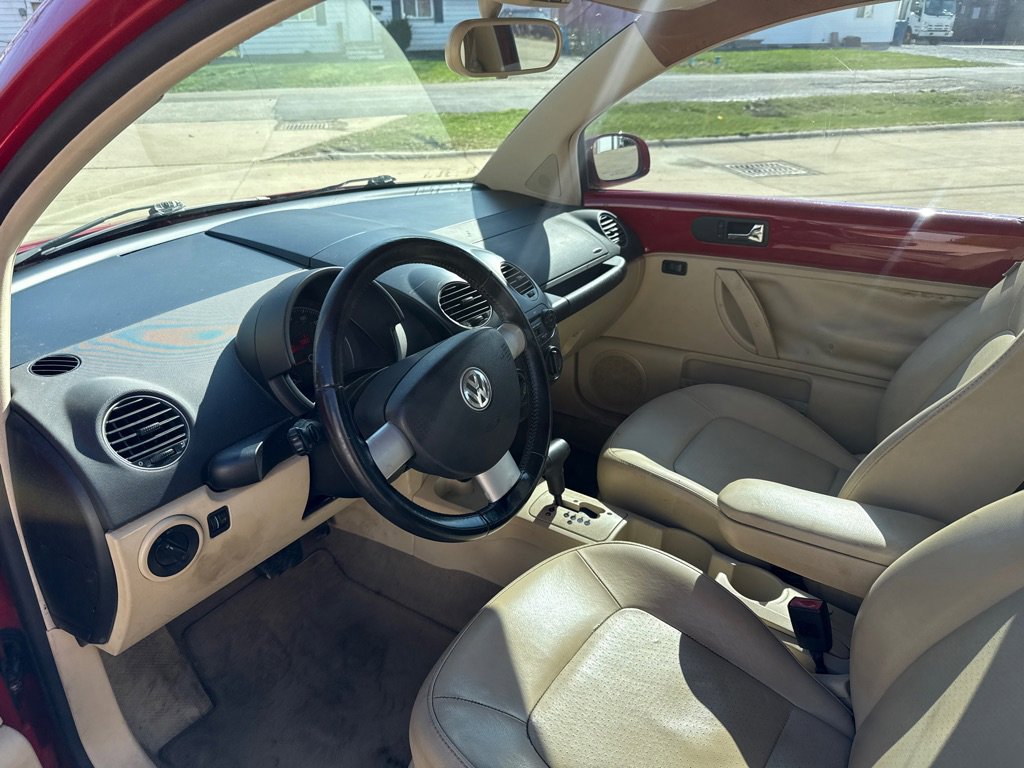 Used 2009 Volkswagen Beetle S image 12