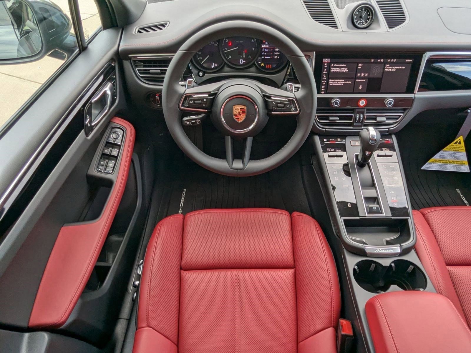 Certified 2026 Porsche Macan AWD/4WD image 15