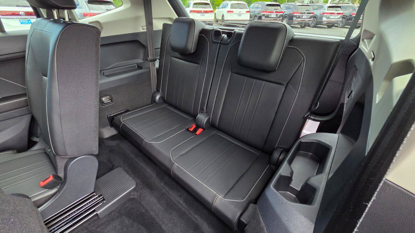 Certified 2023 Volkswagen Tiguan SE FWD image 45
