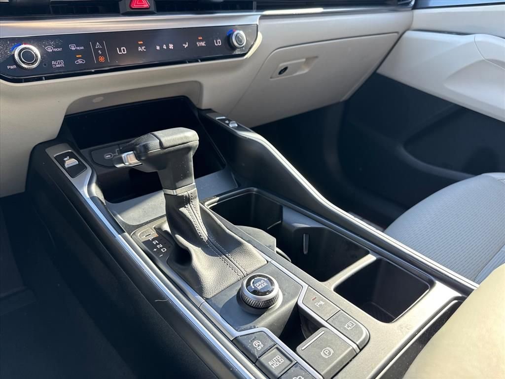 Certified 2024 Kia Sorento S w/ Panoramic Sunroof Package FWD image 19