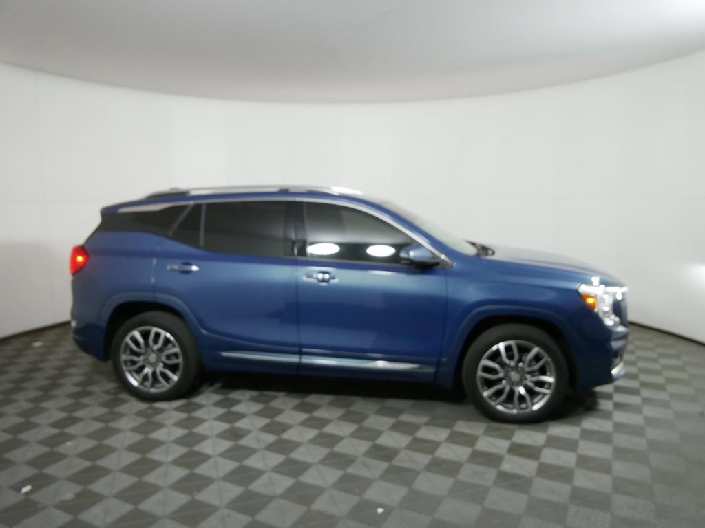 Used 2024 GMC Terrain Denali w/ Denali Premium Package image 2