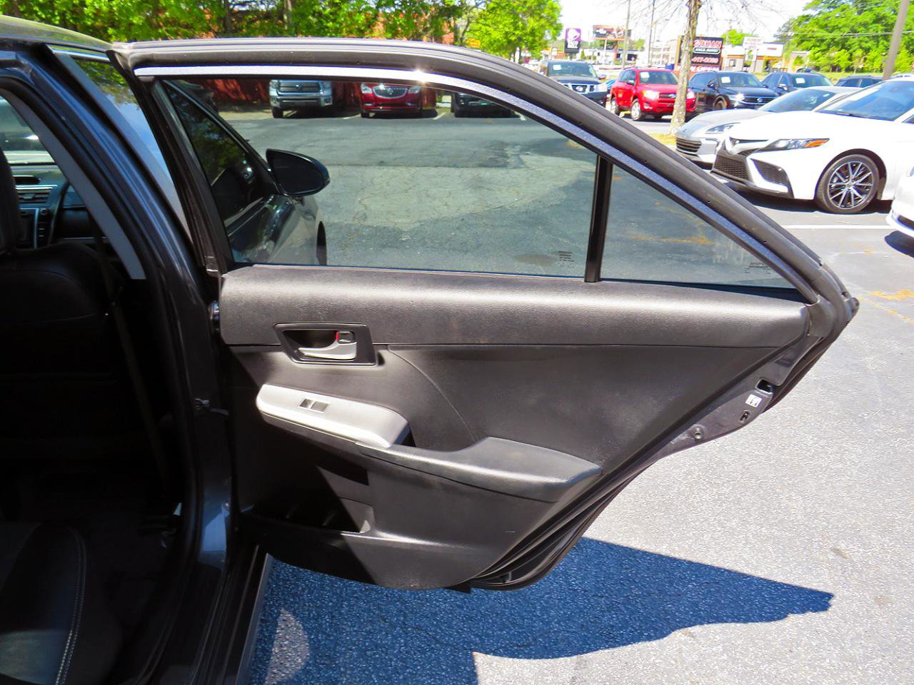 Used 2012 Toyota Camry SE FWD image 18