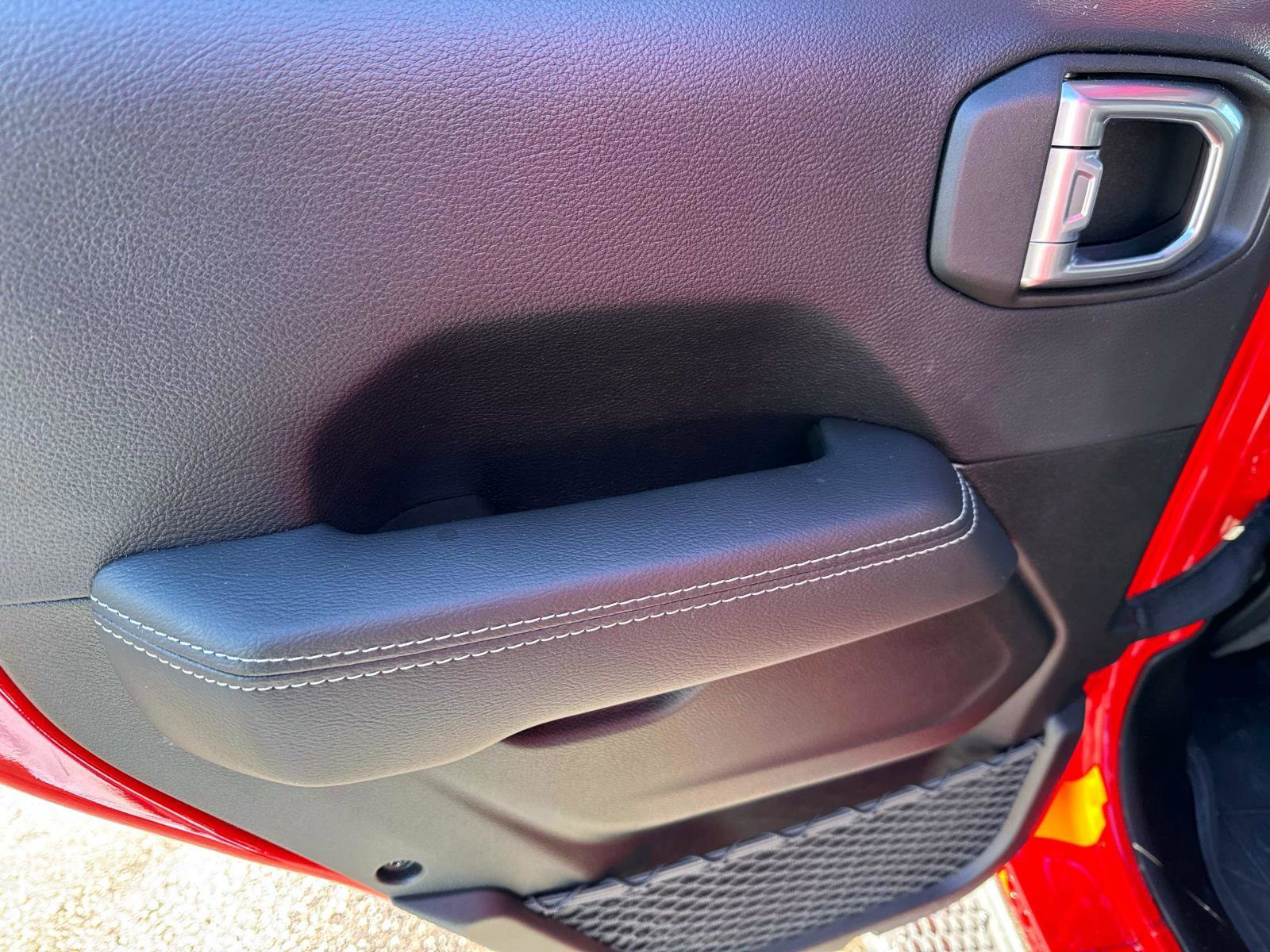 Used 2023 Jeep Wrangler Unlimited Sahara w/ Cold Weather Group image 9