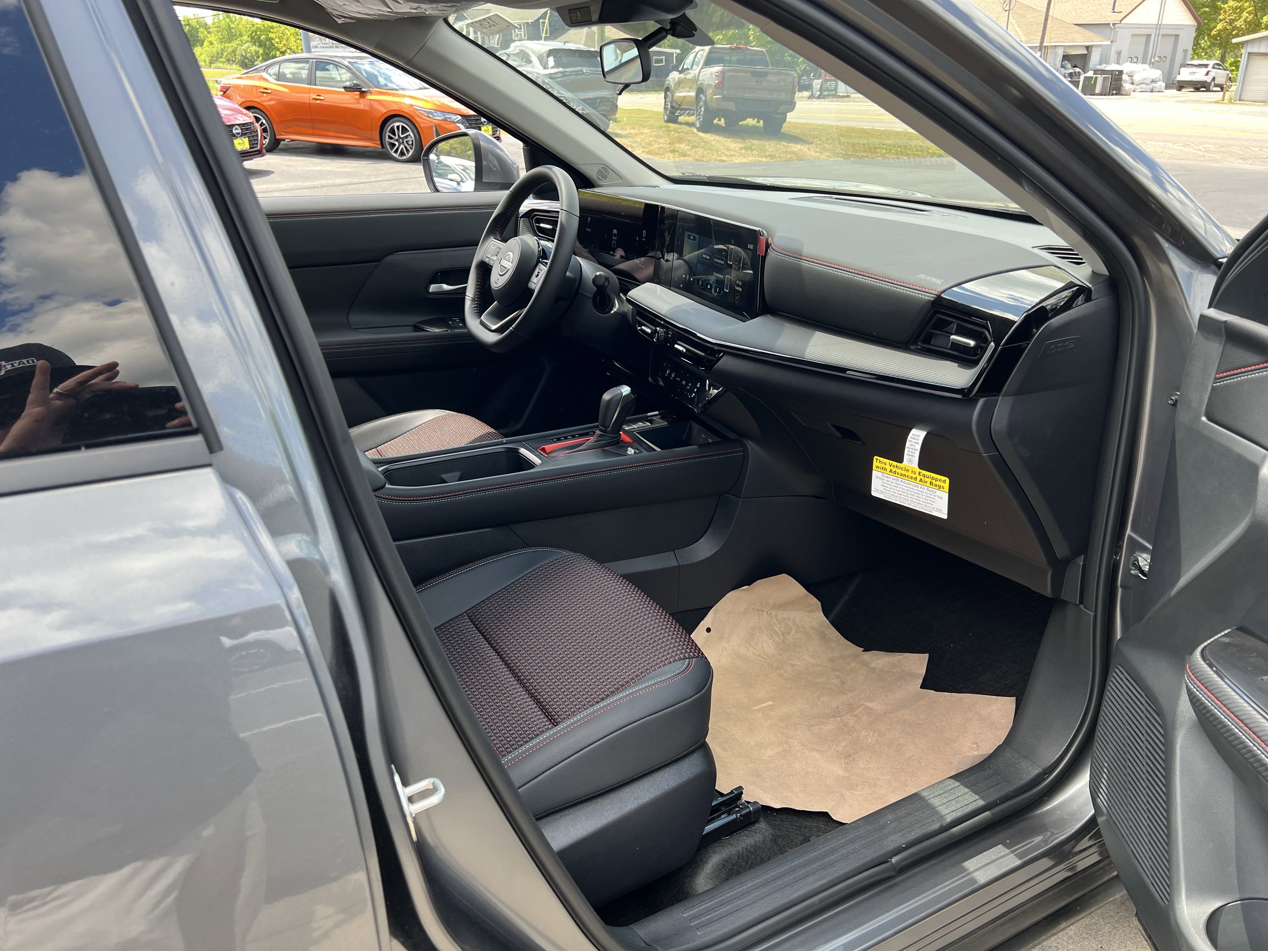 New 2025 Nissan Kicks SR image 13