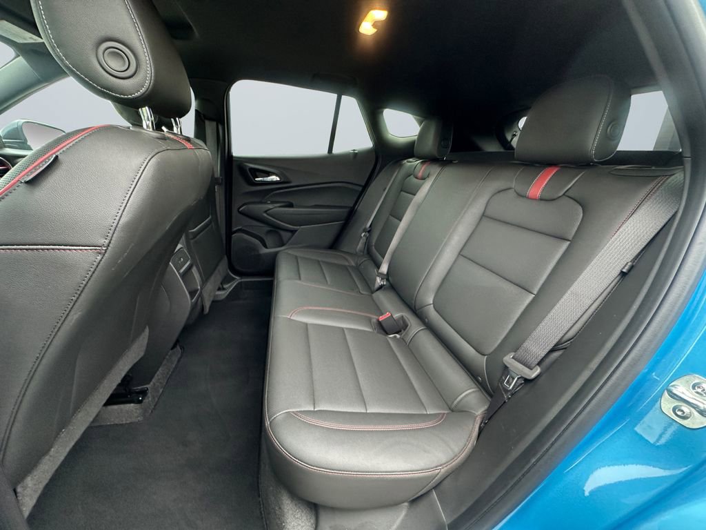 Certified 2025 Chevrolet Trax RS w/ Sunroof Package FWD image 13