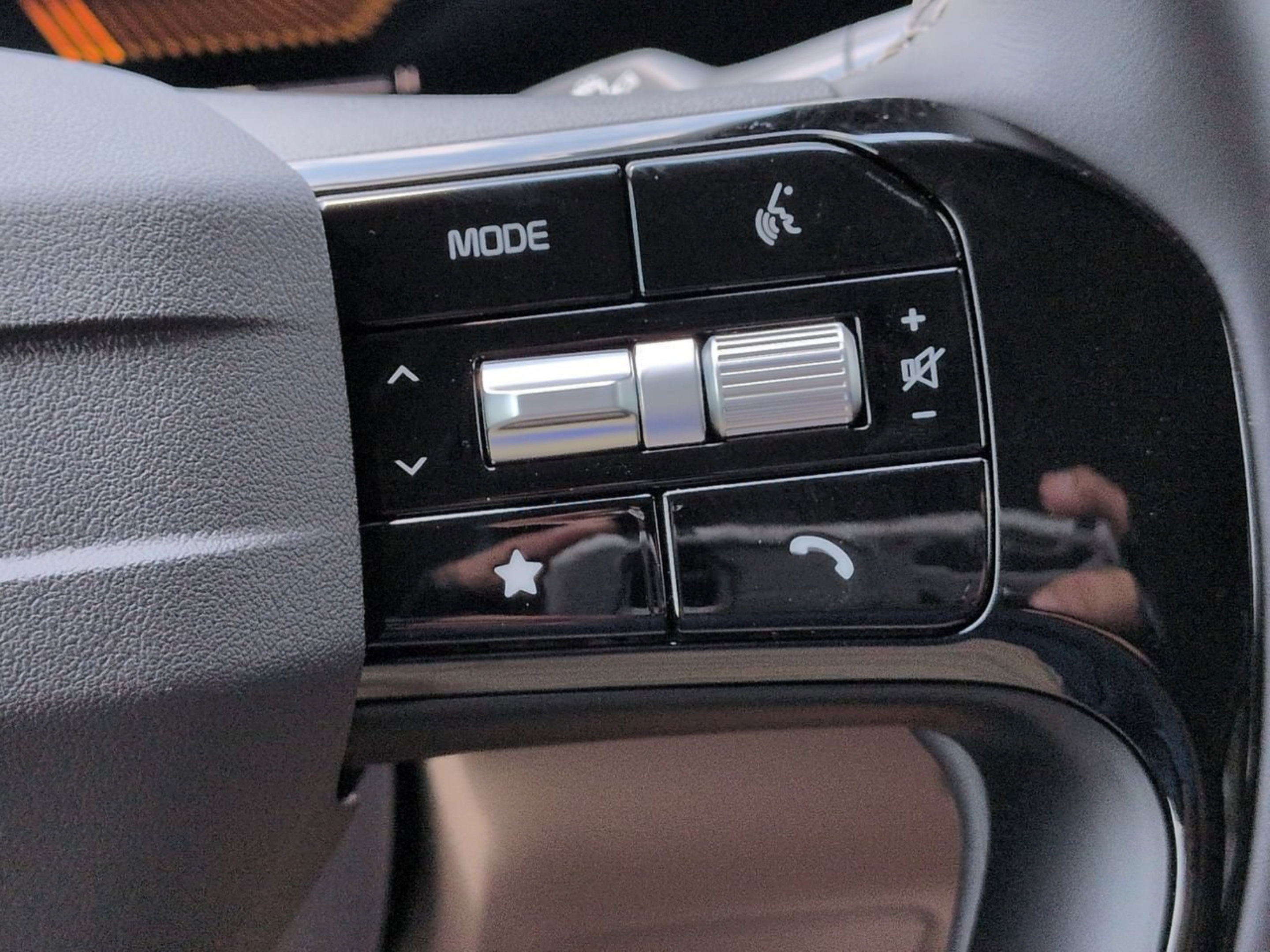 New 2027 Kia Carnival LX FWD image 29