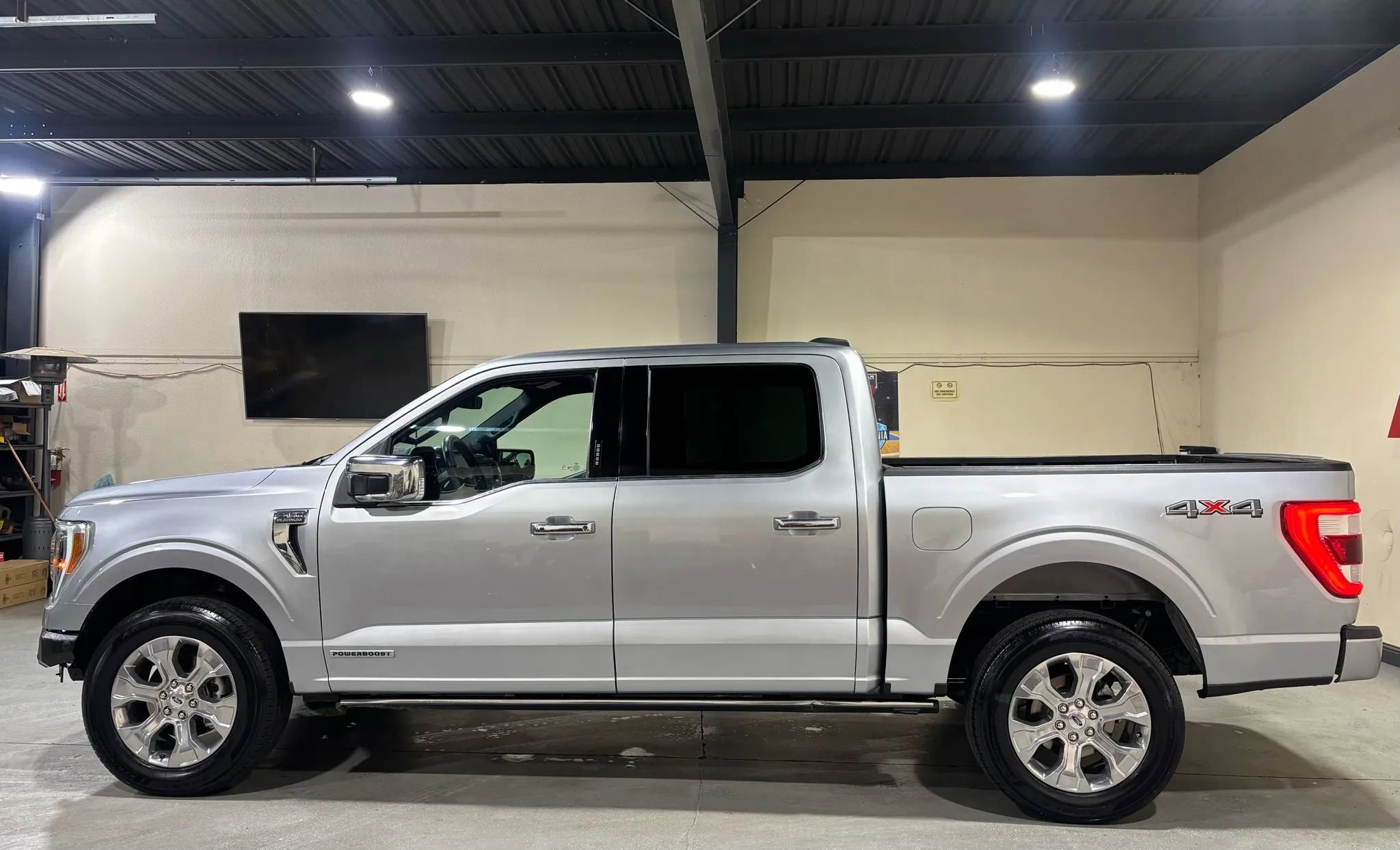 Used 2022 Ford F150 Platinum w/ Bed Utility Package image 4