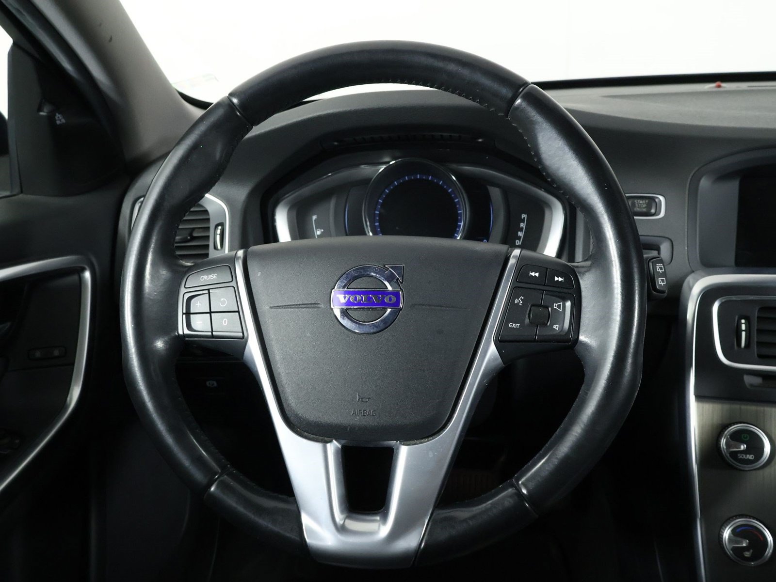 Used 2015 Volvo V60 T5 Premier w/ Convenience Package FWD image 8