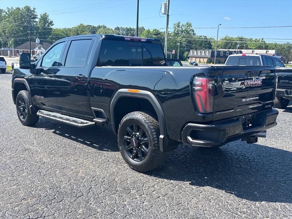 Used 2025 GMC Sierra 2500 AT4 w/ Technology Package AWD/4WD image 5