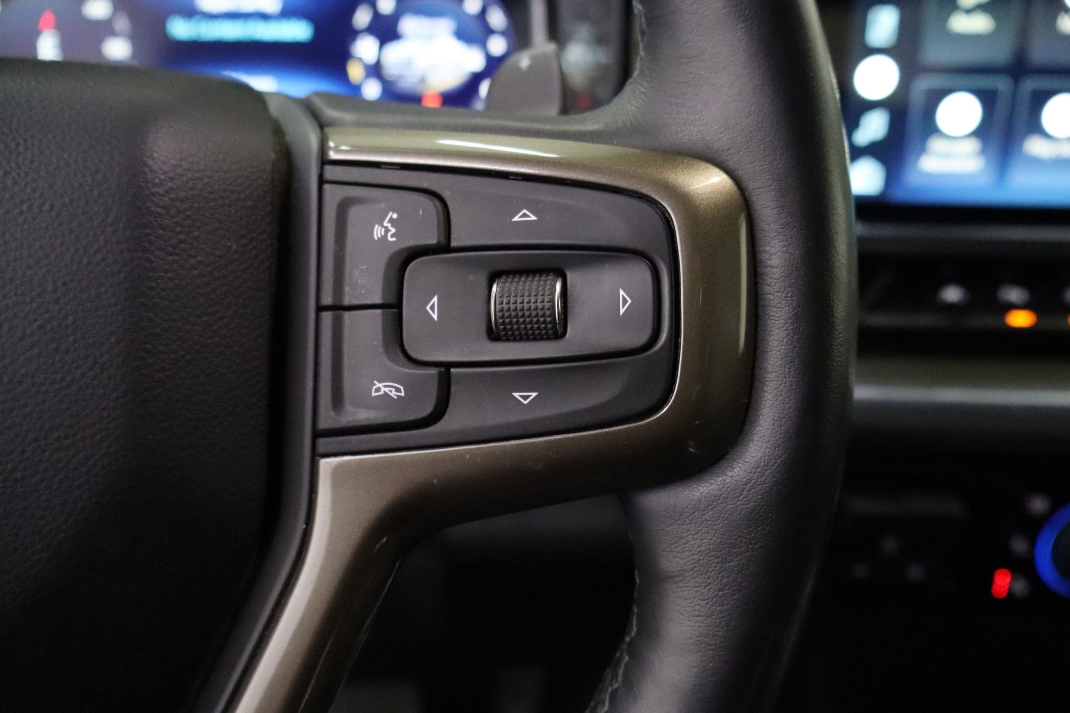 Used 2022 Chevrolet Silverado 1500 High Country w/ Technology Package image 17