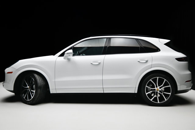 Used 2019 Porsche Cayenne Turbo w/ Premium Plus Package image 24