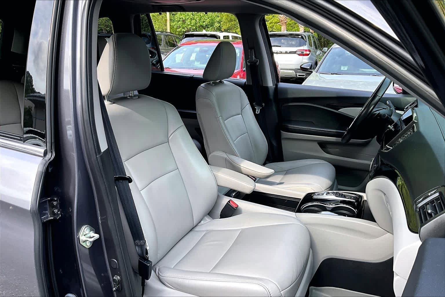 Used 2020 Honda Pilot Touring image 9