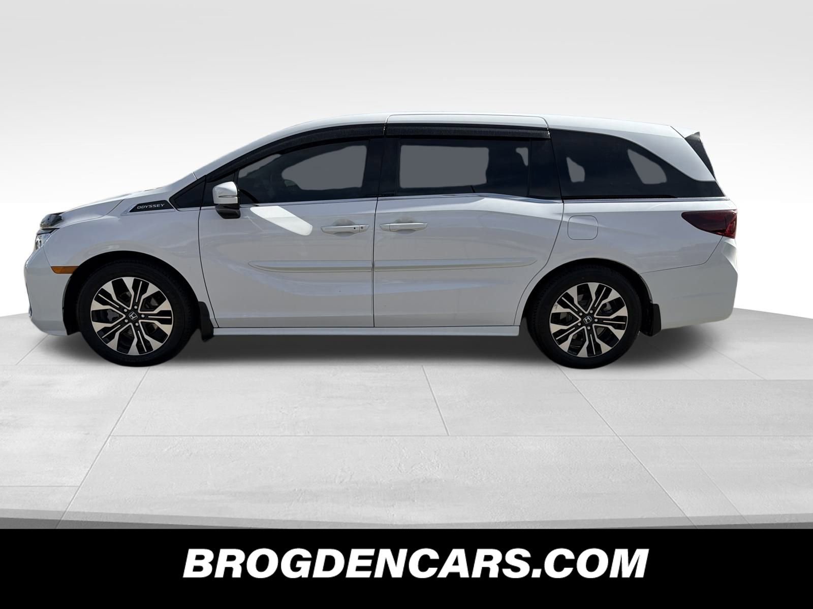Used 2025 Honda Odyssey Elite image 5