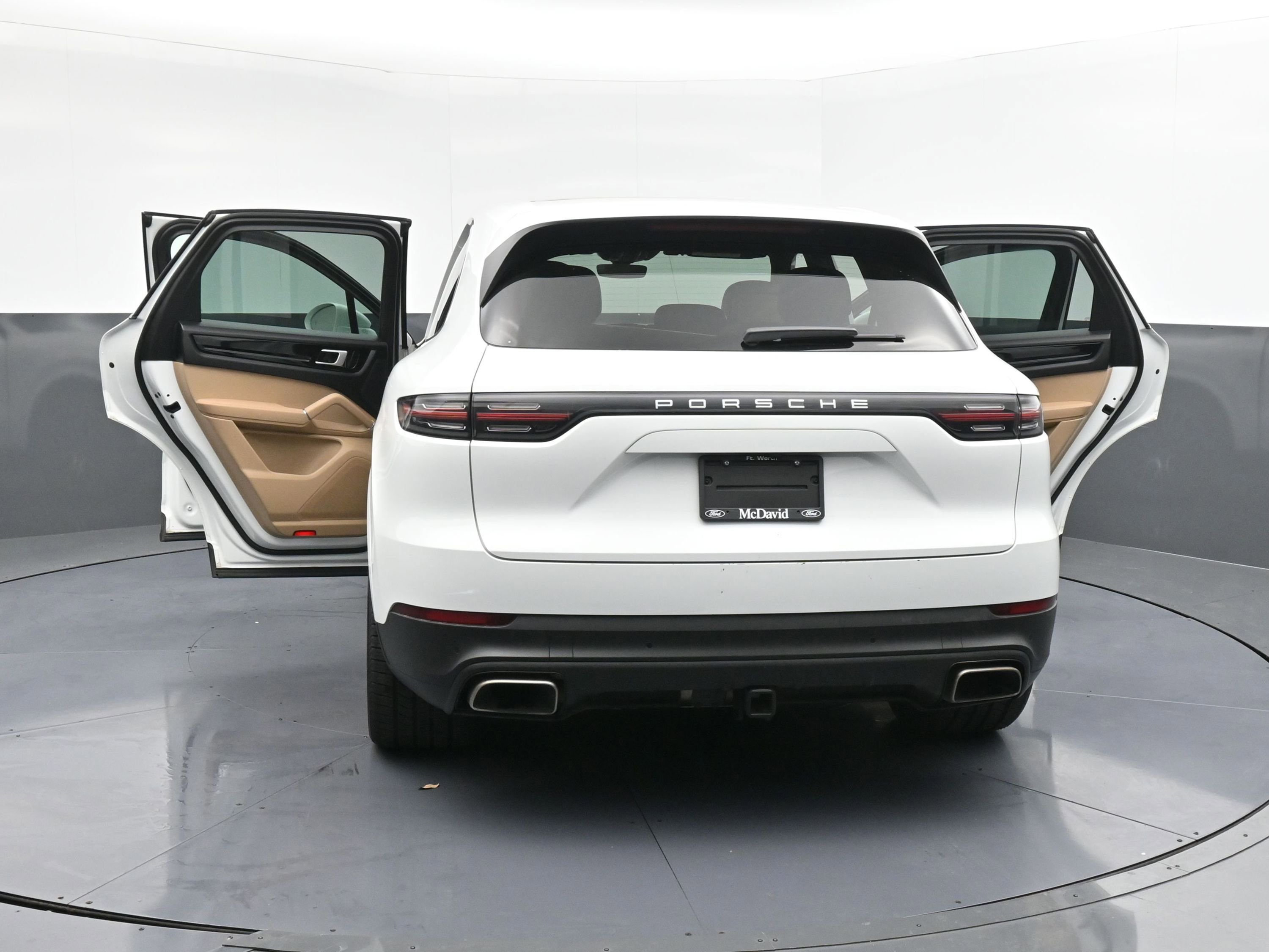 Used 2022 Porsche Cayenne image 47