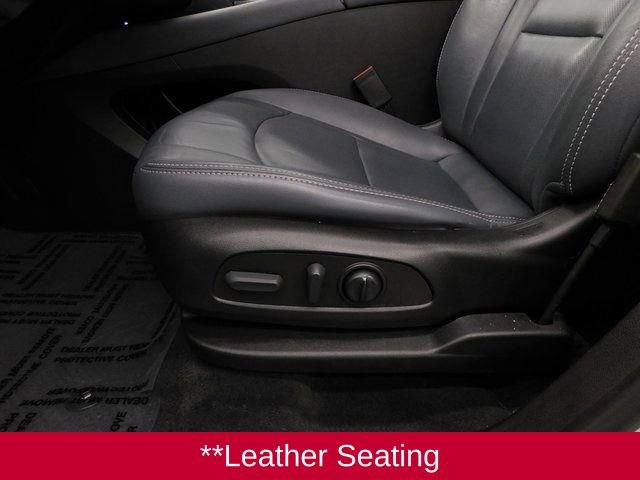 Used 2022 Buick Enclave Essence w/ Sport Touring Edition image 26