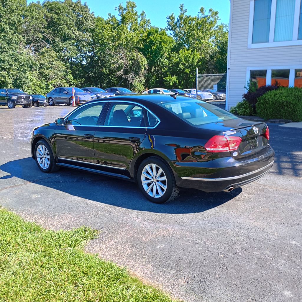 Used 2013 Volkswagen Passat 2.5 SEL Premium FWD image 3