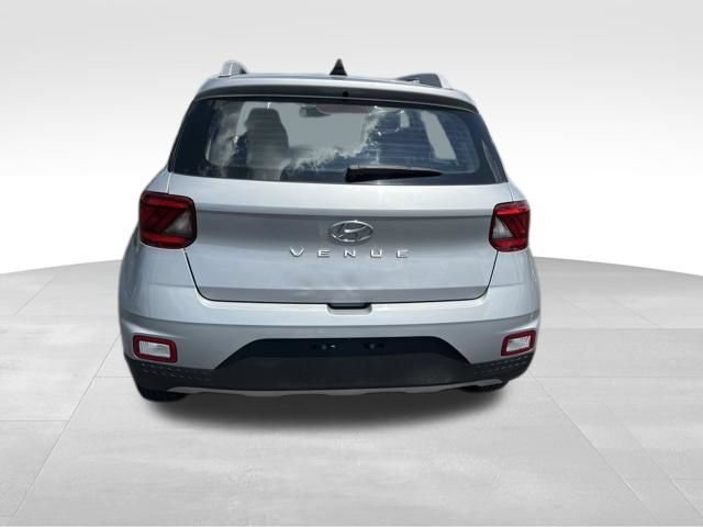 Used 2020 Hyundai Venue SEL w/ Convenience Package FWD image 6