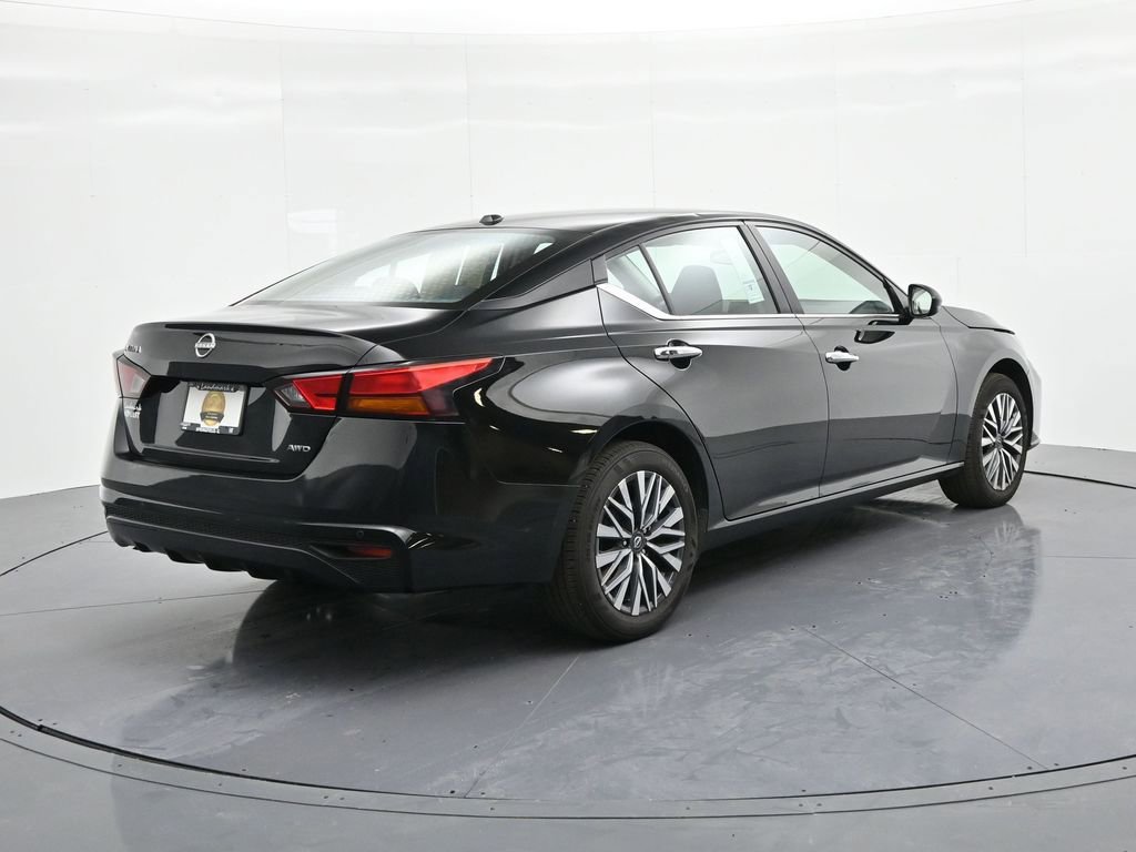 Used 2025 Nissan Altima 2.5 SV image 6