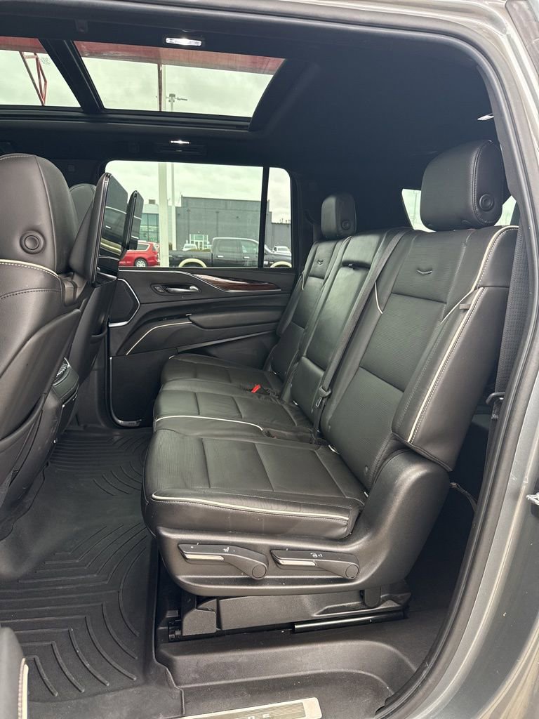 Used 2021 Cadillac Escalade ESV Premium Luxury w/ Driver Assist Tech Package image 28