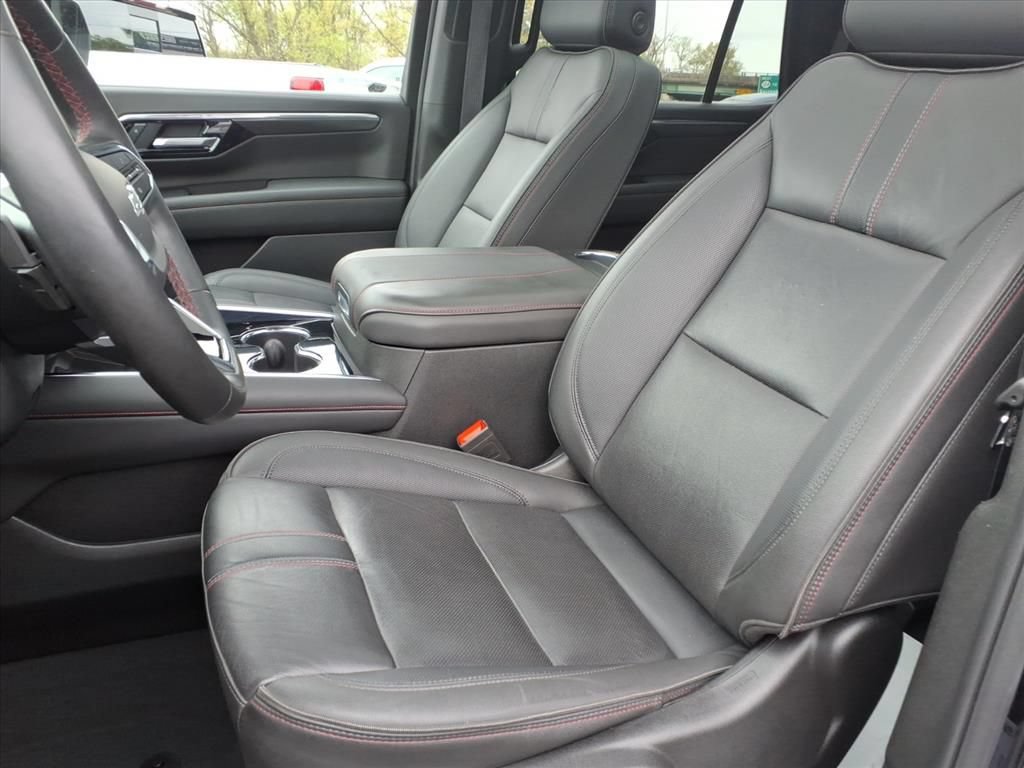 Used 2025 Chevrolet Tahoe RST w/ Comfort Package AWD/4WD image 16