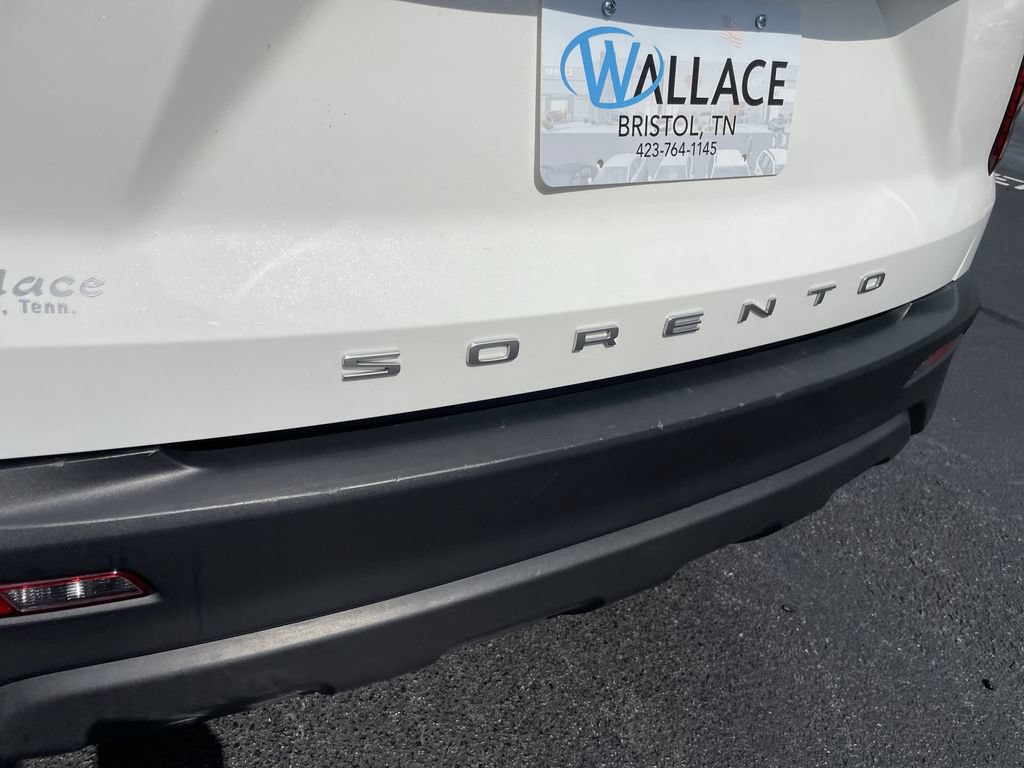 Used 2022 Kia Sorento LX AWD/4WD image 6