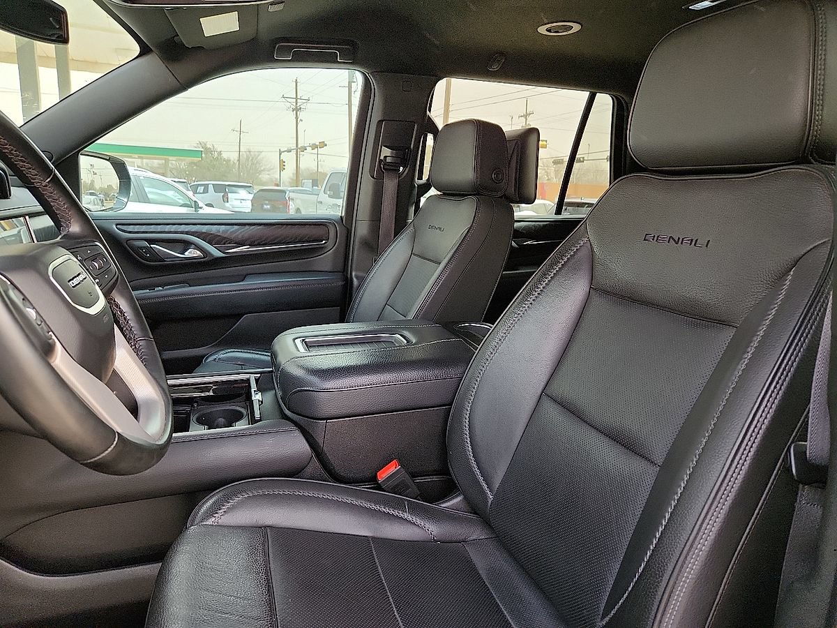 Used 2023 GMC Yukon Denali AWD/4WD image 7