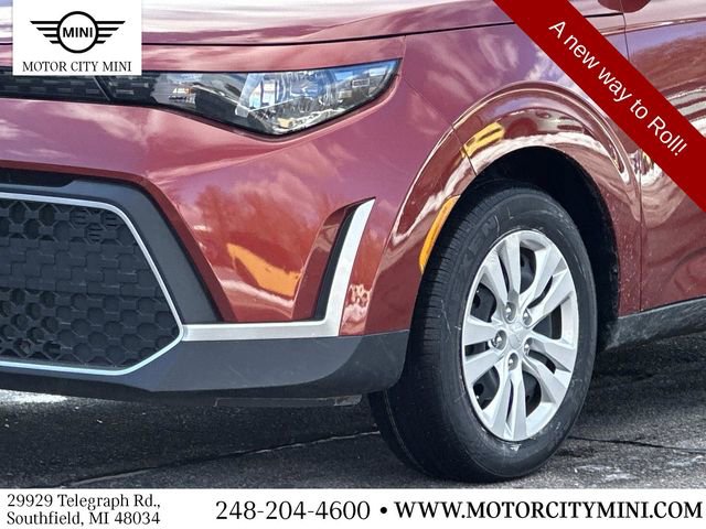 Used 2023 Kia Soul LX image 10